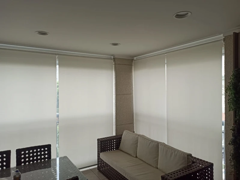 persiana em rolo de tecido solar