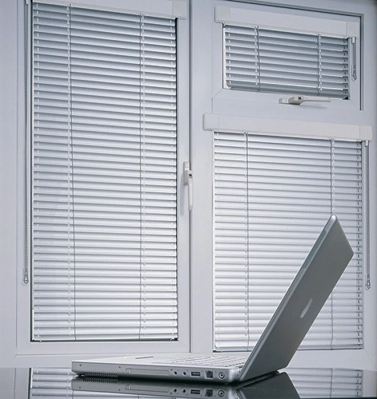 persiana horizontal branca