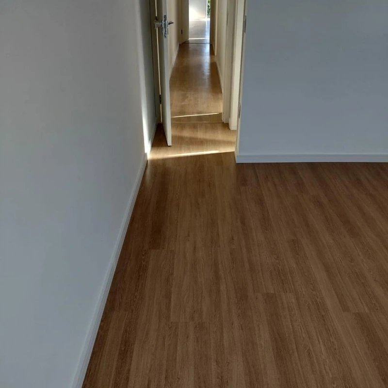 piso vinílico click